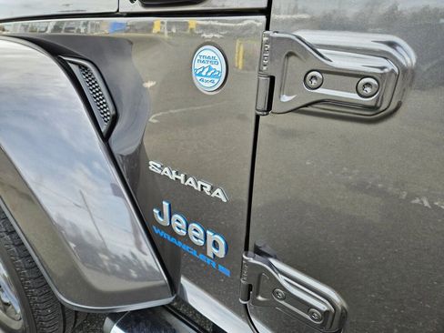 Used 2023 Jeep Wrangler Unlimited Sahara w/ Cold Weather Group image 9