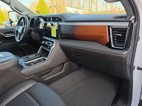 Used 2025 GMC Sierra 3500 Denali w/ Denali Reserve Package image 36