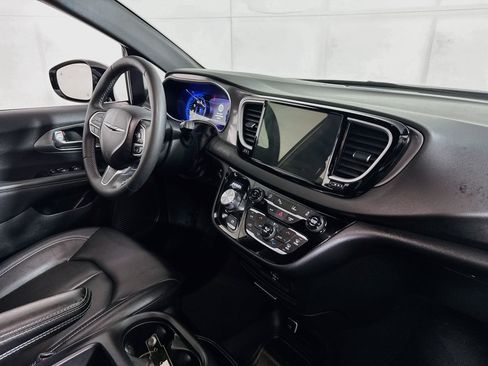 Used 2026 Chrysler Pacifica Select FWD image 27