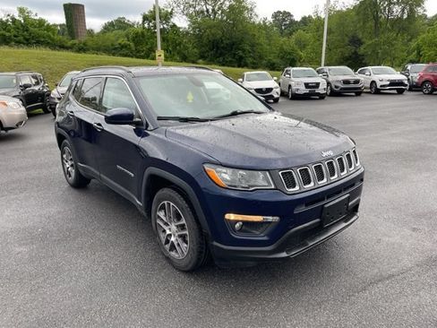 Used 2020 Jeep Compass Latitude FWD image 2