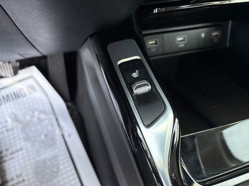 Certified 2022 Kia Sorento SX image 17