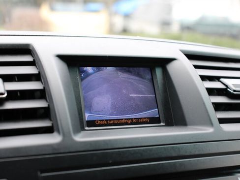 Used 2012 Toyota Highlander SE w/ Tow Pkg image 9