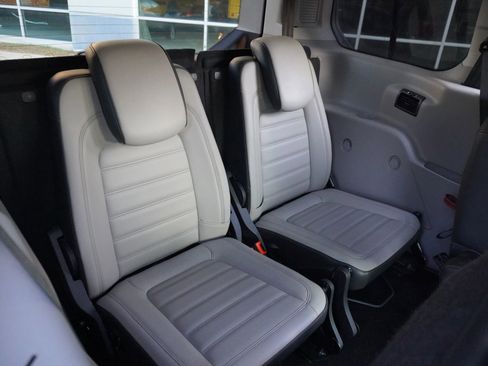 Used 2019 Ford Transit Connect XLT w/ XLT Premium Package image 14