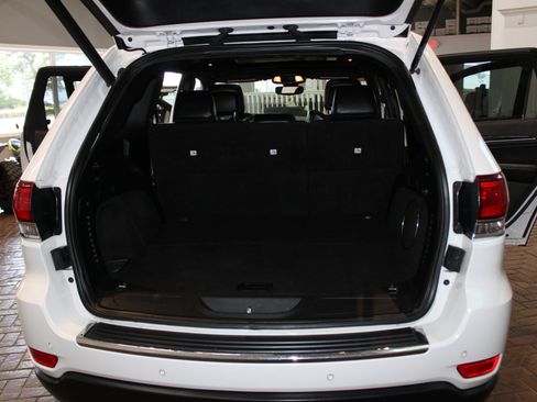 Used 2020 Jeep Grand Cherokee Limited w/ Luxury Group II image 15