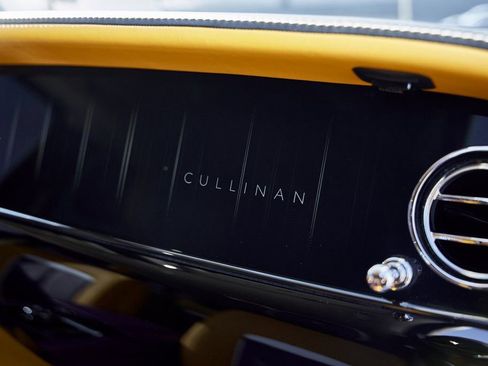 Used 2025 Rolls-Royce Cullinan AWD/4WD image 47