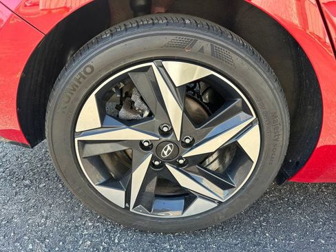 Used 2023 Hyundai Elantra Limited w/ Cargo Package FWD image 35