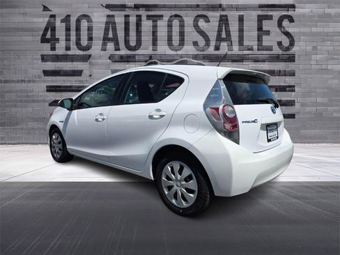 Used 2013 Toyota Prius C One FWD image 8