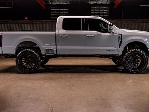 Used 2026 Ford F250 Lariat AWD/4WD image 11