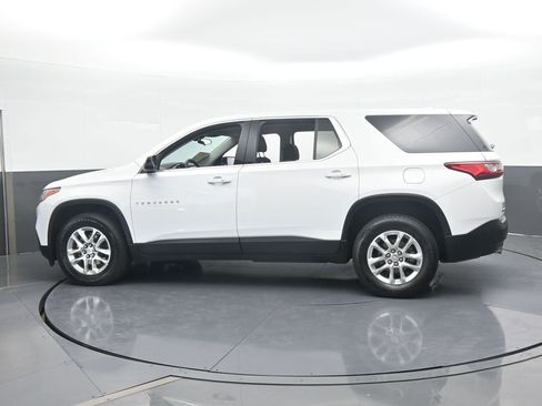 Used 2021 Chevrolet Traverse LS image 3