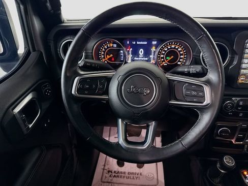 Used 2020 Jeep Gladiator Overland AWD/4WD image 9