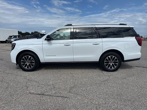 Used 2025 Ford Expedition Max Platinum AWD/4WD image 4