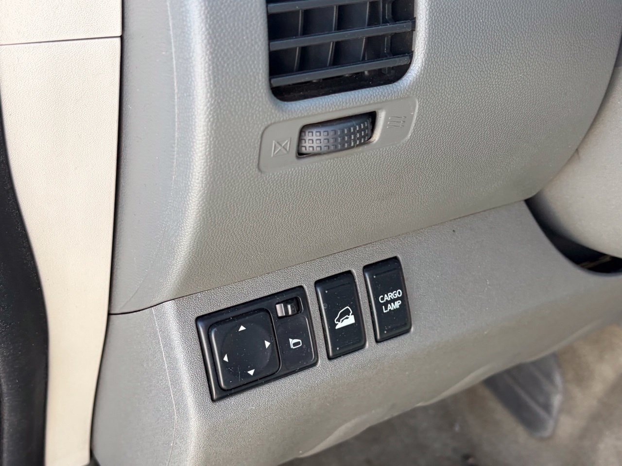 Used 2018 Nissan Frontier SV AWD/4WD image 6