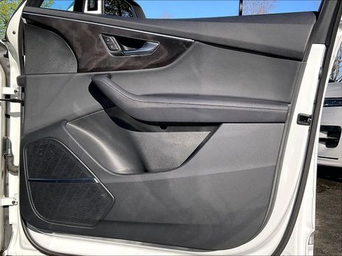 Used 2023 Audi Q7 Premium Plus image 26