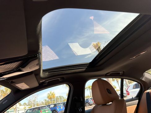 Certified 2024 BMW 330i Sedan image 28