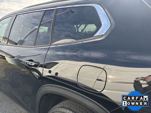 Used 2025 GMC Acadia Elevation image 13