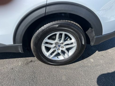 Used 2026 Ford Explorer Active w/ Active Comfort Package image 8