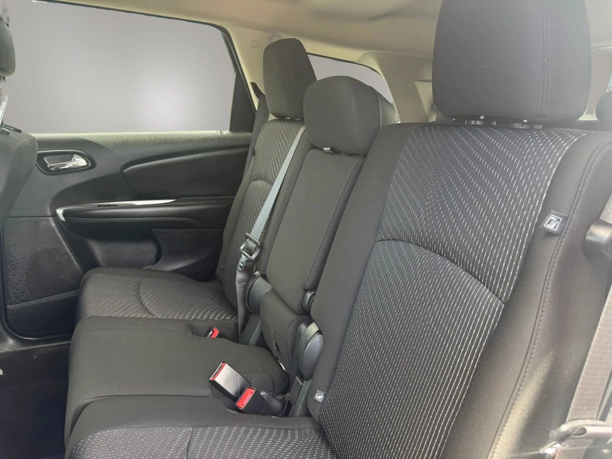 Used 2020 Dodge Journey SE w/ Blacktop Package FWD image 19