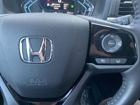 Certified 2024 Honda Odyssey Touring image 11