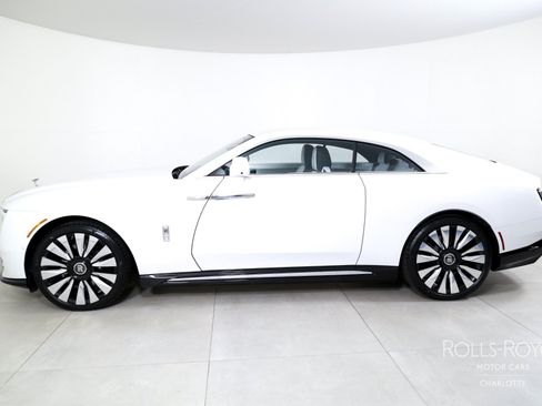 Used 2025 Rolls-Royce Spectre w/ Leather Finishing Pack AWD/4WD image 3