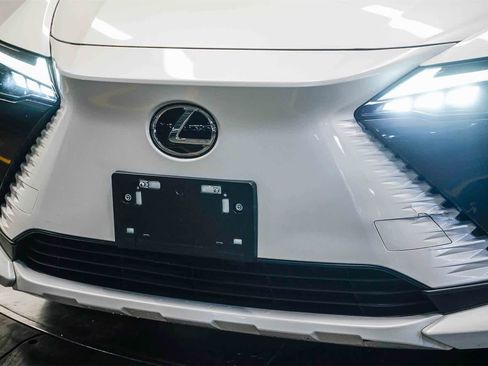 Used 2025 Lexus RZ 300e image 8