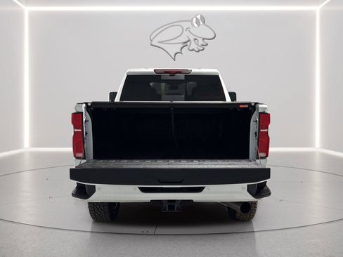 Used 2026 Chevrolet Silverado 2500 High Country w/ Technology Package AWD/4WD image 11