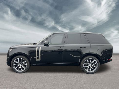 Certified 2025 Land Rover Range Rover SE image 2