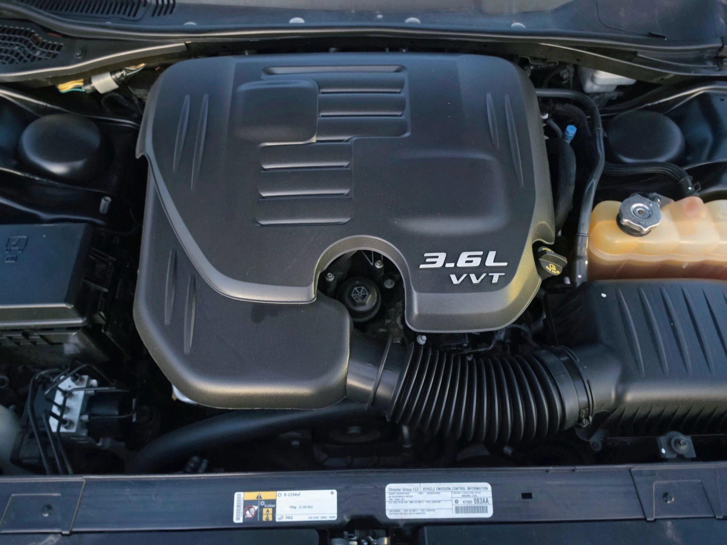 Used 2014 Dodge Challenger SXT RWD image 28