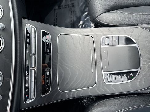 Used 2022 Mercedes-Benz E 350 4MATIC Sedan w/ Driver Assistance Package image 21