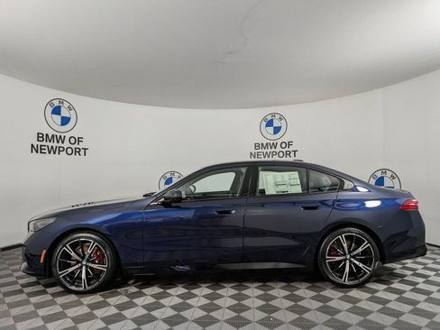 New 2026 BMW 530i xDrive w/ M Sport Package AWD/4WD image 9
