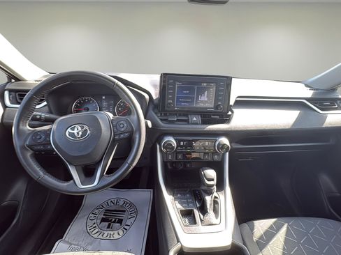 Used 2022 Toyota RAV4 XLE w/ Convenience Package image 9