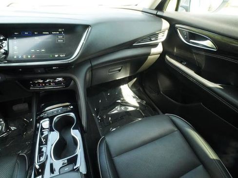 Used 2023 Buick Envision Essence image 12