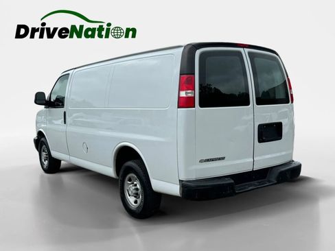 Used 2018 Chevrolet Express 2500 image 7