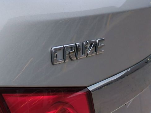 Used 2016 Chevrolet Cruze LT image 12