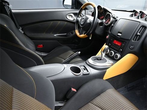 Used 2018 Nissan 370Z Coupe w/ Z34 Heritage Edition - Black image 9