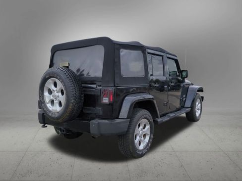 Used 2017 Jeep Wrangler Unlimited Sahara w/ Connectivity Group image 6