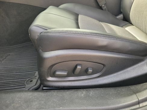 Used 2015 Chevrolet Impala LT image 30