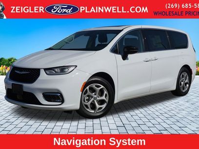 Used 2024 Chrysler Pacifica Limited