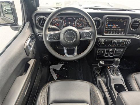 Certified 2023 Jeep Gladiator Overland image 16