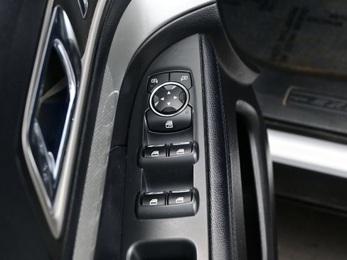 Used 2017 Ford Explorer XLT w/ Equipment Group 202A FWD image 10