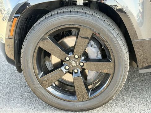 Used 2023 Land Rover Defender 110 X-Dynamic SE AWD/4WD image 32