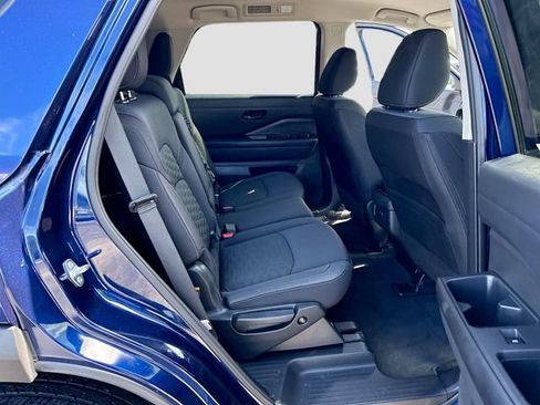 Certified 2025 Nissan Pathfinder SV AWD/4WD image 23