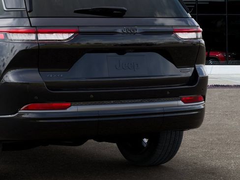 New 2026 Jeep Grand Cherokee Summit w/ Obsidian Package AWD/4WD image 13