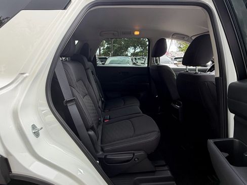 Certified 2024 Nissan Pathfinder SV FWD image 17