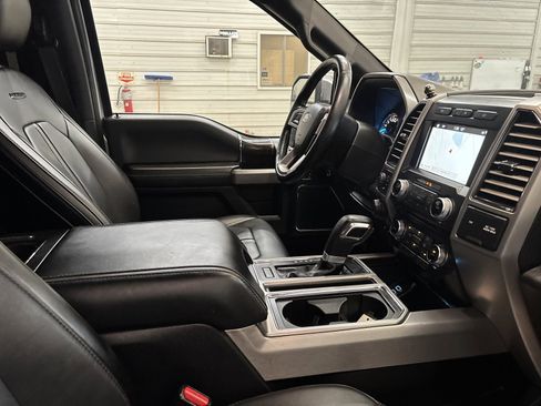 Used 2017 Ford F150 Platinum w/ Equipment Group 701A Luxury image 25