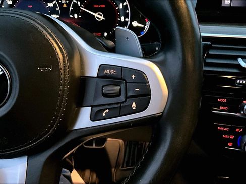 Used 2018 BMW 540i image 12