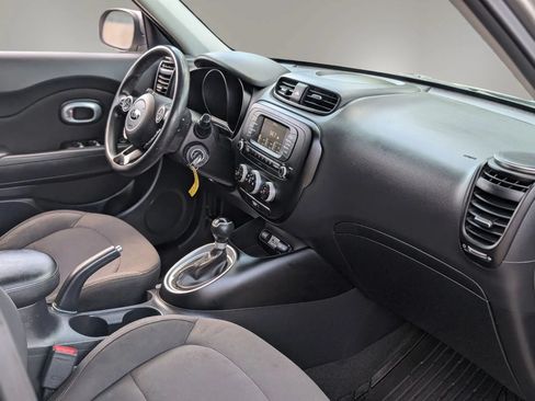 Used 2017 Kia Soul FWD image 23
