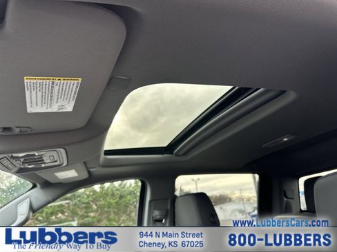 Used 2024 Chevrolet Silverado 1500 LT Trail Boss w/ Convenience Package II image 18