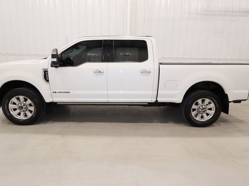 Certified 2022 Ford F250 Platinum w/ FX4 Off-Road Package image 7