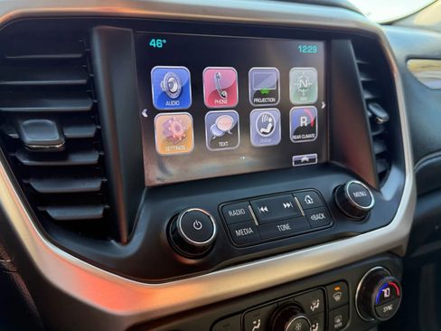 Used 2017 GMC Acadia Denali image 22