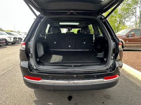 Used 2024 Jeep Grand Cherokee Limited w/ MOPAR Finishing Package image 14